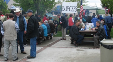 Picture of people at picnic